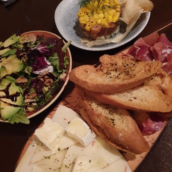 Tosca - Avocado salad, salmon tartar, potatoes & eggs, mixed plate - Spanish Near Me - Barcelona, B Tosca - Avocado salad, salmon tartar, potatoes & eggs, mixed plate - Spanish Near Me - Barcelona, B