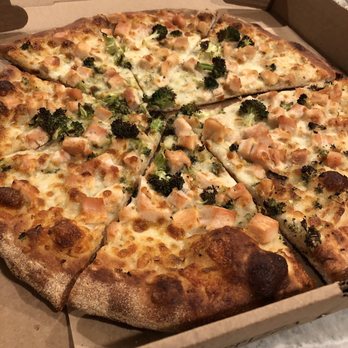 Alberto's Pub and Pizza - Pizza and wontons - Italian Near Me - Norton, Massachusetts