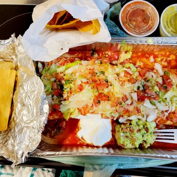 El Jacalito Mexican Restaurant - Burrito Al Pastor, chicken tamale, chips, red and green sauce - Mexican Near Me - Everett, Washington El Jacalito Mexican Restaurant - Burrito Al Pastor, chicken tamale, chips, red and green sauce - Mexican Near Me - Everett, Washington