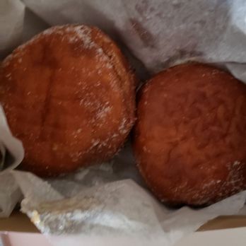 Leonard's Bakery - Bakeries Near Me - Honolulu, Hawaii