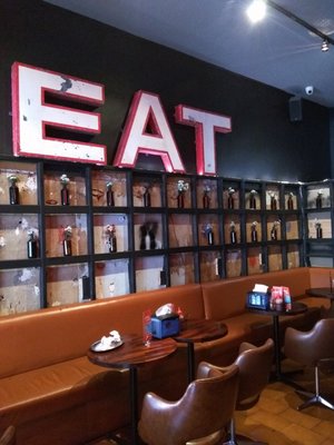 Huxtaburger Collingwood by null