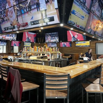 WALK-ON'S SPORTS BISTREAUX - STARKVILLE RESTAURANT - Updated