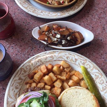 Another Broken Egg Cafe - Cafes Near Me - Lake Mary, Florida