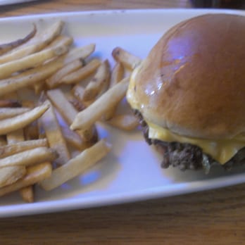 Applebee's Grill + Bar - That was it. Boring burger at a boring restaurant. - American Near Me - Temple, Texas