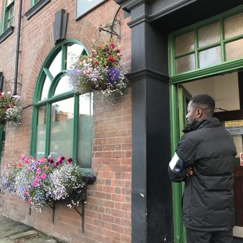 Gardeners Rest - Nice flowers and security, early on a Saturday evening. - Pubs Near Me - Sheffield, SHF Gardeners Rest - Nice flowers and security, early on a Saturday evening. - Pubs Near Me - Sheffield, SHF