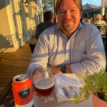 Riverbend Inn - Wayne Gretzky's beer on is on the menu - Hotels Near Me - Niagara-on-the-lake, Ontario Riverbend Inn - Wayne Gretzky's beer on is on the menu - Hotels Near Me - Niagara-on-the-lake, Ontario