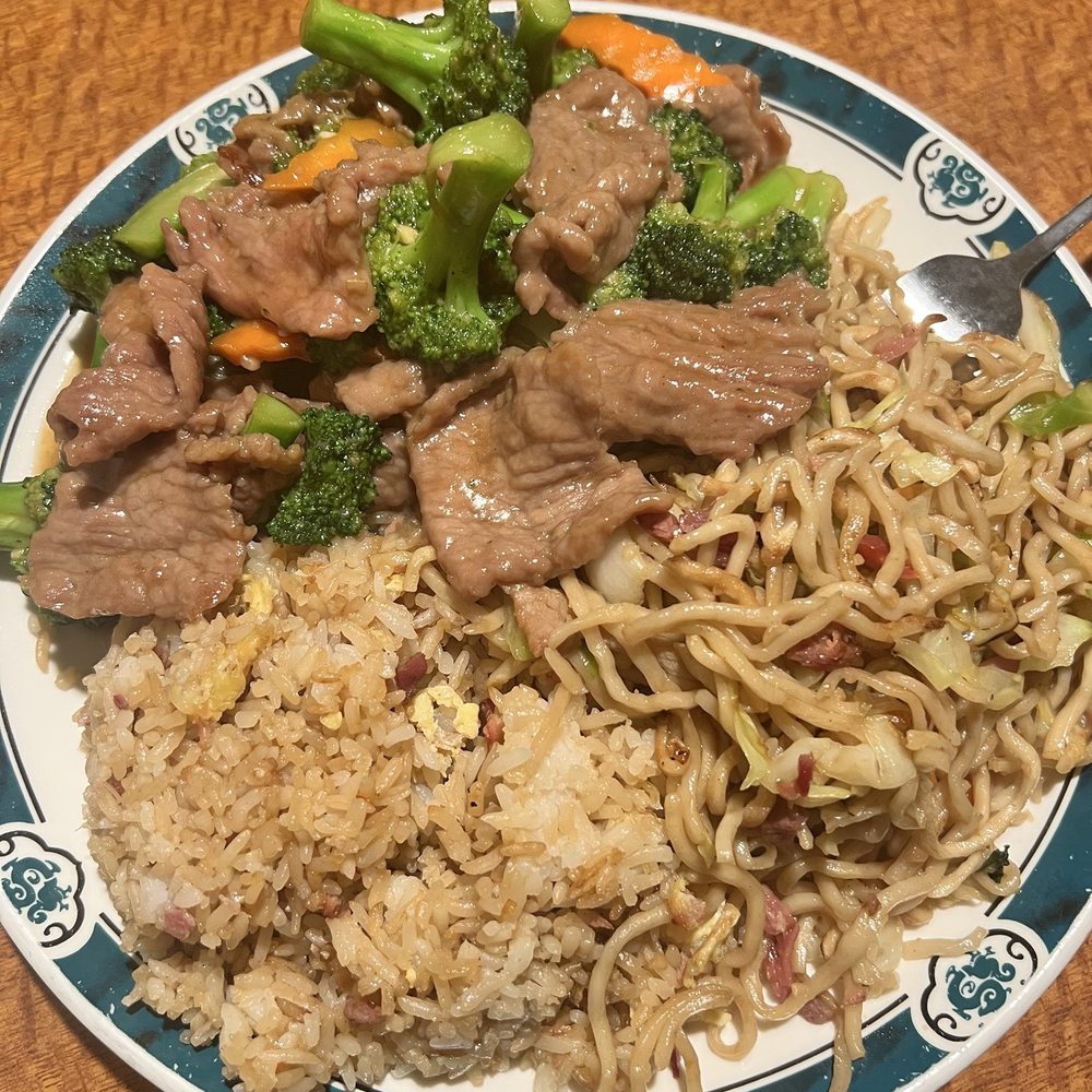 Sun China Chinese Restaurant - Beef and broccoli plate - Cantonese Near Me - Reedley, California