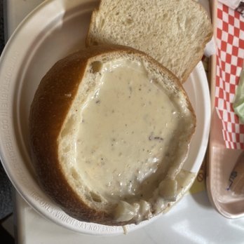 Pike Place Chowder - New England Clam Chowder in classic Sourdough bowl - Seafood Near Me - Seattle, Washington Pike Place Chowder - New England Clam Chowder in classic Sourdough bowl - Seafood Near Me - Seattle, Washington
