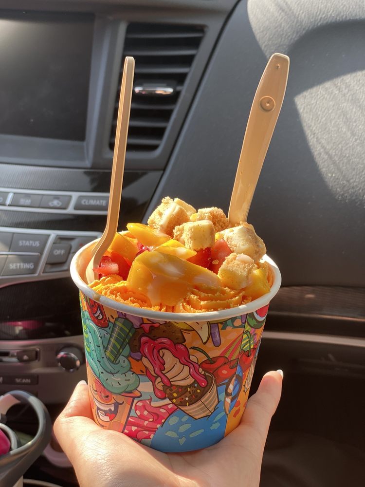 ROLLZ ICE CREAM Updated October 2024 280 Derry Road W, Mississauga