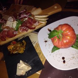 Vincanto - Meat and cheeses  The aged cheese  And the tomato with tuna especially for us  (Even though they don't do this at the moment )