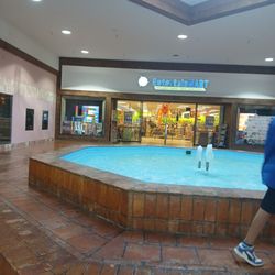 EntertainMART - Fountain out front...time to make a wish!
