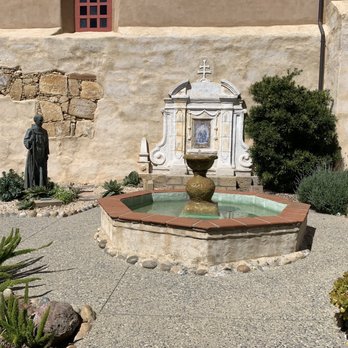 Carmel Mission Basilica - Churches Near Me - Carmel, California Carmel Mission Basilica - Churches Near Me - Carmel, California