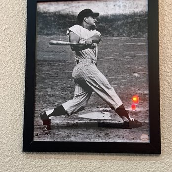 BubbaLu's - 1 of many famous baseball photos from long ago - Burgers Near Me - Hot Springs, Arkansas