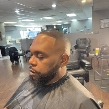 Dee the Barber - Bald fade with enhancements - Barbers Near Me - Knoxville, Tennessee