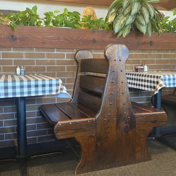 Yoder's Deitch Haus - The dinning area - American Near Me - Montezuma, Georgia