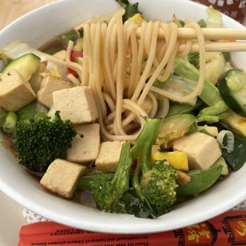 Mendocino Cafe - Thai noodle bowl - Cafes Near Me - Mendocino, California