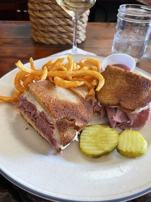 The Mariner Tavern by null