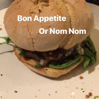 Ellis Gourmet Burger - Blue Cheese Madness - Burgers Near Me - Brussels, BRU