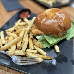 Ariella's Restaurant - Special chicken sandwich
