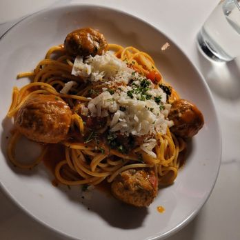 Canto - Upper West Side - Spaghetti & veal meatballs - Italian Near Me - New York, New York Canto - Upper West Side - Spaghetti & veal meatballs - Italian Near Me - New York, New York