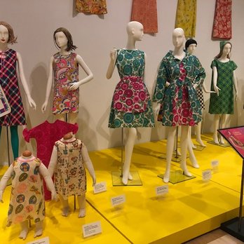 Phoenix Art Museum - paper dresses display - Art Museums Near Me - Phoenix, Arizona Phoenix Art Museum - paper dresses display - Art Museums Near Me - Phoenix, Arizona