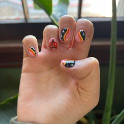 Evolve Salon - Manicure