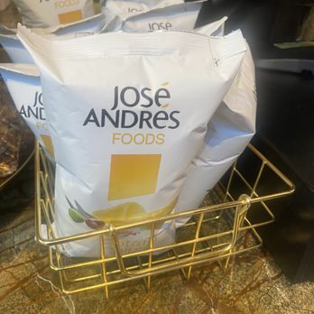 Bar Centro by José Andrés - Yummy chips - Cocktail Bars Near Me - Las Vegas, Nevada Bar Centro by José Andrés - Yummy chips - Cocktail Bars Near Me - Las Vegas, Nevada