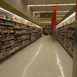 Chris and Samia's No Frills - Inside the store. I like the wide aisles.