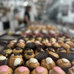 Carrara's Pastries - Delicious mini pastries