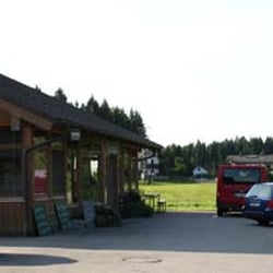 Gut Filzenhof - Parkplätze direkt vorm Hofladen Gut Filzenhof.