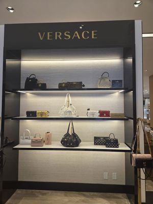 Bloomingdale's by null