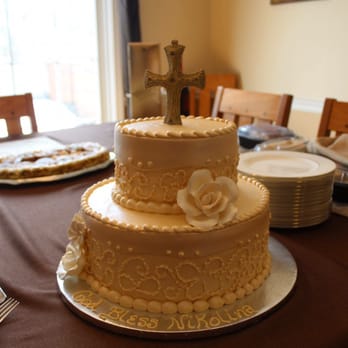 Giuseppe's Bakery - a wedding cake on a table - Bakeries Near Me - Eastpointe, Michigan