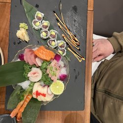 Akina Sushi