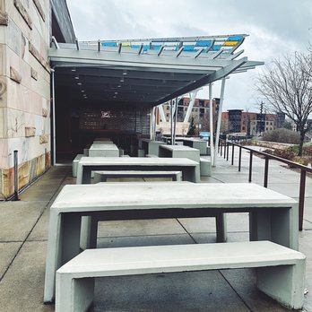 SENATE - Outdoor patio - Gastropubs Near Me - Blue Ash, Ohio