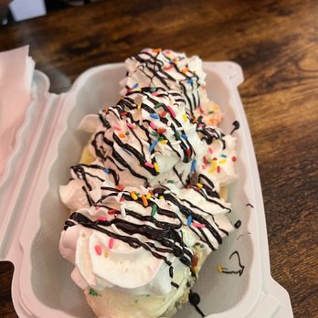Ice Dream - a banana split. for 8 dollars instead of 11 - Bubble Tea Near Me - Sacramento, California