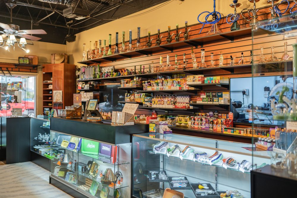 SMOKER’S SAFARI Updated October 2024 41 Photos & 34 Reviews 124