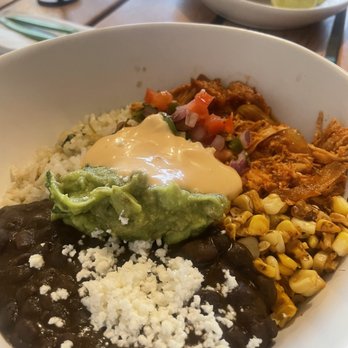 Tocaya Modern Mexican - Fajita del rey bowl with chicken Tinga - Mexican Near Me - Burbank, California Tocaya Modern Mexican - Fajita del rey bowl with chicken Tinga - Mexican Near Me - Burbank, California