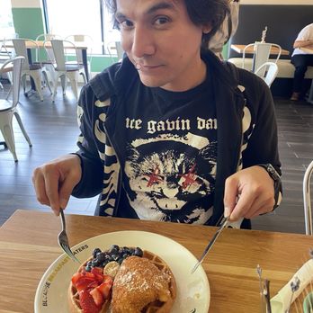 Papas and Eggs - Chicken Waffle w Berries & Maple - Breakfast & Brunch Near Me - San Jose, California
