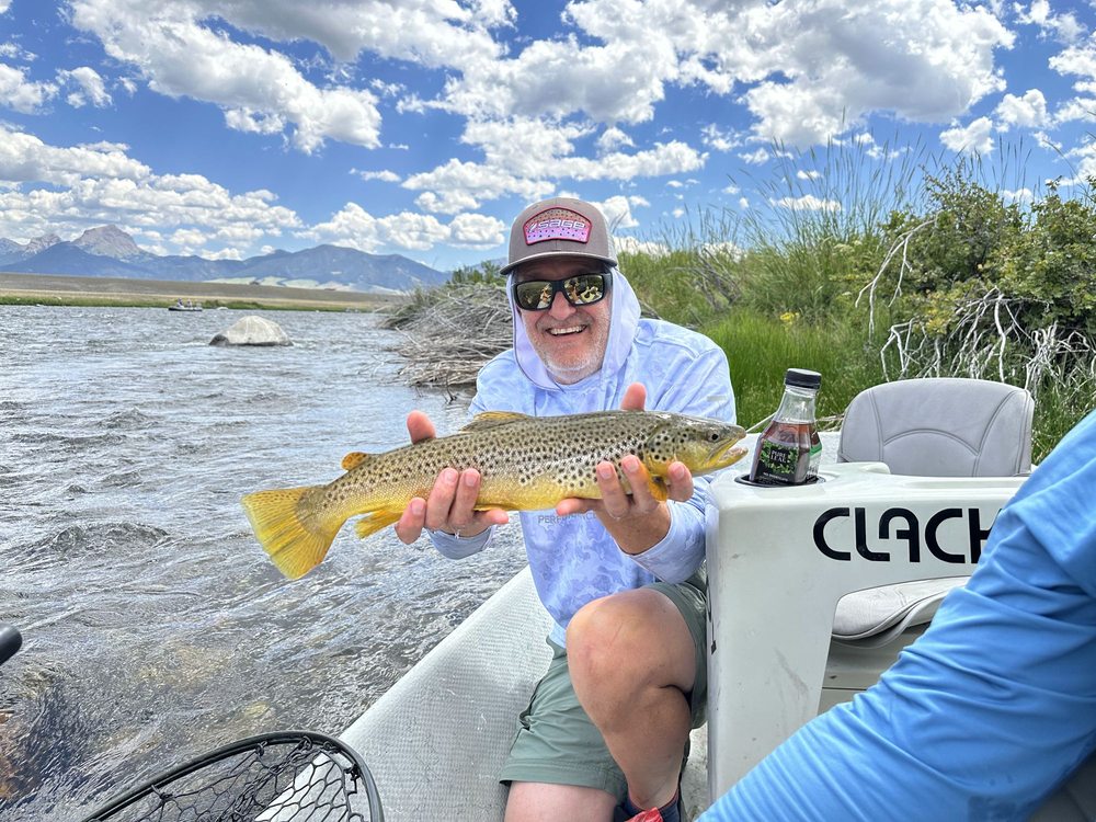 Madison River Guides, LLC Logo