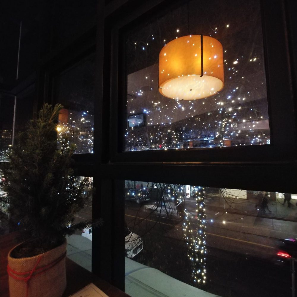 Earls Kitchen + Bar - Canadian (New) Near Me - Vancouver, British Columbia Earls Kitchen + Bar - Canadian (New) Near Me - Vancouver, British Columbia