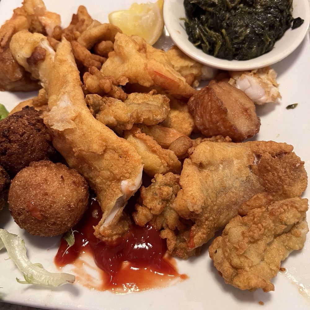 Pirate's Cove Restaurant - Seafood Platter - Seafood Near Me - Chesapeake, Virginia Pirate's Cove Restaurant - Seafood Platter - Seafood Near Me - Chesapeake, Virginia