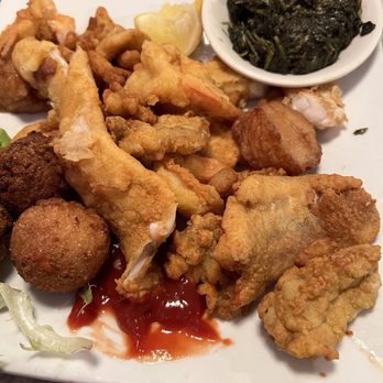 Pirate's Cove Restaurant - Seafood Platter - Seafood Near Me - Chesapeake, Virginia Pirate's Cove Restaurant - Seafood Platter - Seafood Near Me - Chesapeake, Virginia