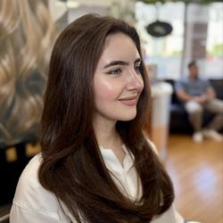 T and T Hair Salon - Long layers by @thoaivo