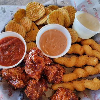 Bubba's 33 - Combo appetizer- Min - Burgers Near Me - Indianapolis, Indiana