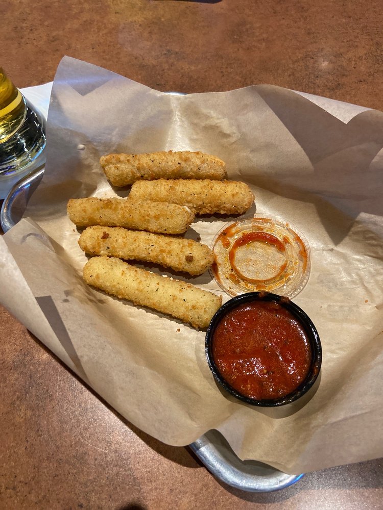 BUFFALO WILD WINGS 2690 Tittabawassee Rd, Saginaw, Michigan Sports