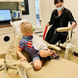 Sundance Family Dentistry - Balloon animals!