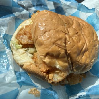 El's Drive-In - Shrimp burger - Burgers Near Me - Morehead City, North Carolina