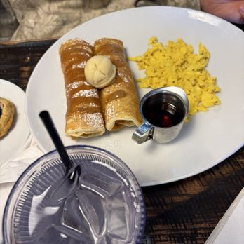 Neighborhood Jam - Pigs in a pancake - Breakfast & Brunch Near Me - Yukon, Oklahoma