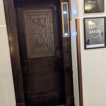 DoubleTree by Hilton Wellington - Art Deco elevators at the DoubleTree by Hilton Wellington - Hotels Near Me - Wellington, WGN