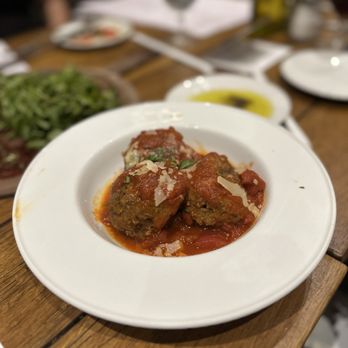 Vivo Italian Kitchen - Meat balls - Italian Near Me - Orlando, Florida Vivo Italian Kitchen - Meat balls - Italian Near Me - Orlando, Florida